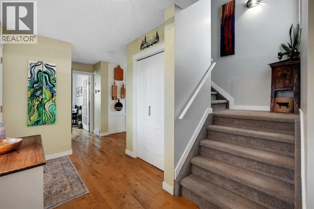 87 Springs Crescent SE