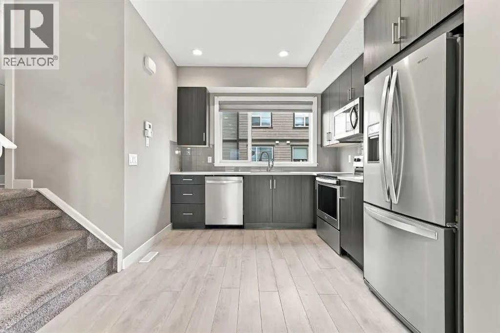 1604, 32 Horseshoe Crescent