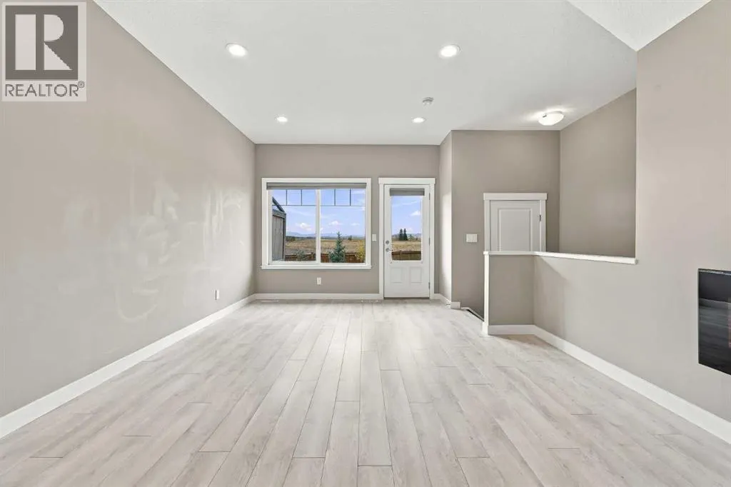 1604, 32 Horseshoe Crescent