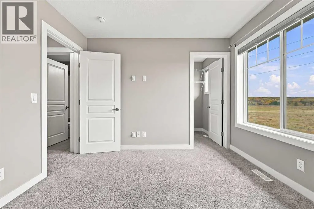 1604, 32 Horseshoe Crescent