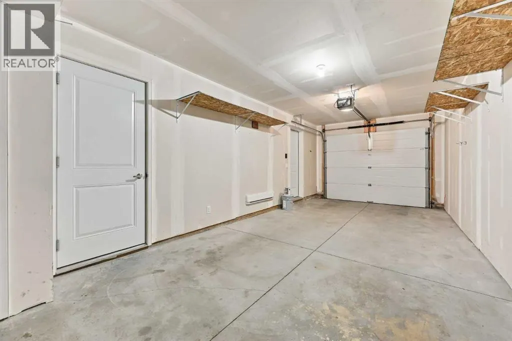 1604, 32 Horseshoe Crescent