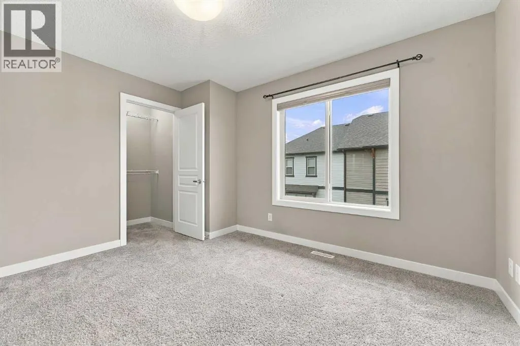 1604, 32 Horseshoe Crescent
