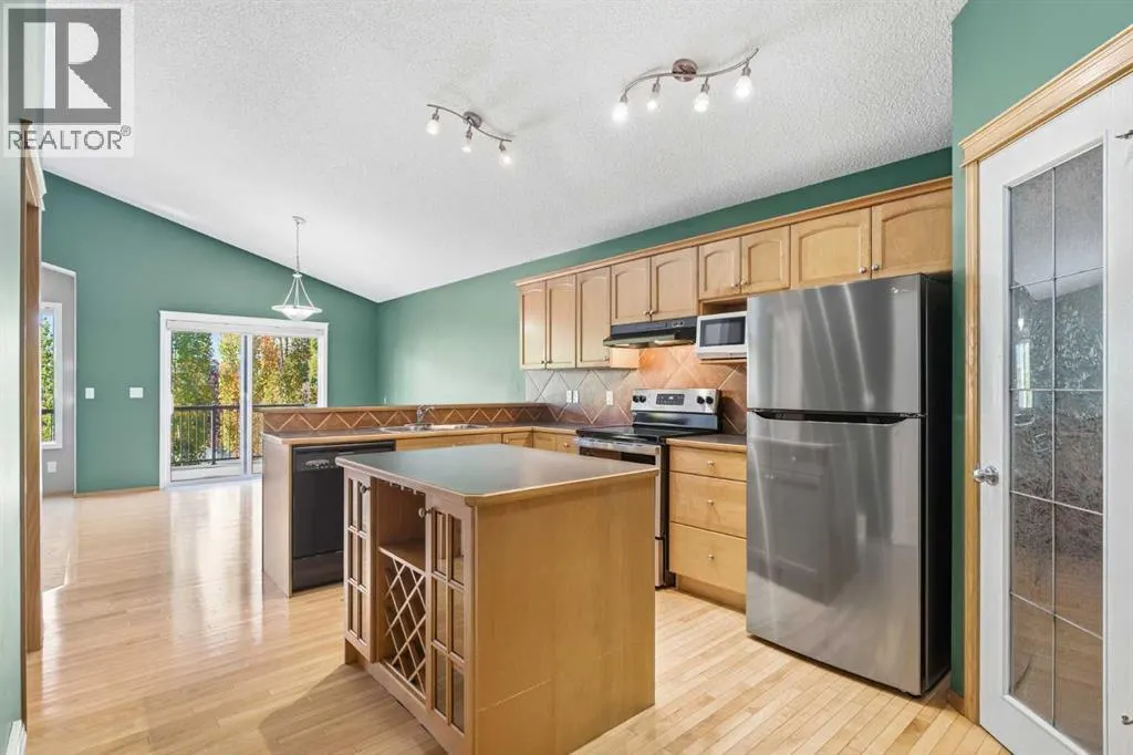 7 Royal Birch Green NW