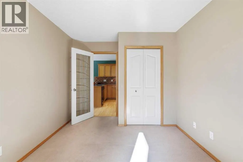 7 Royal Birch Green NW