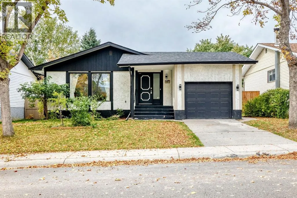 135 Whiteview Close NE