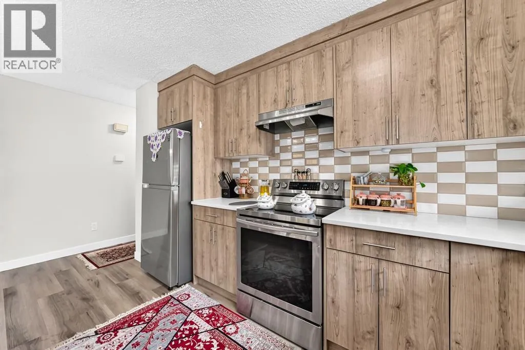 135 Whiteview Close NE