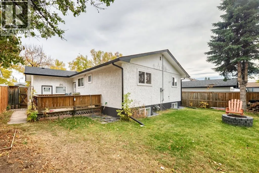 135 Whiteview Close NE
