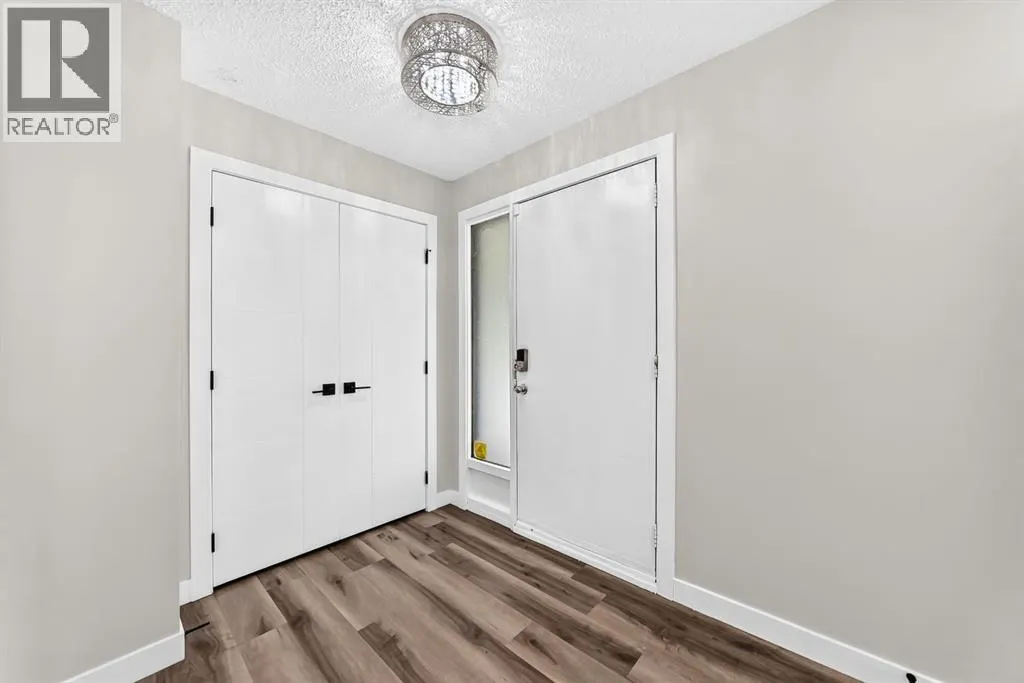 135 Whiteview Close NE