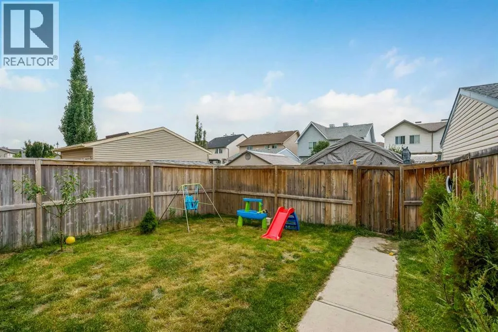 240 Elgin Meadows Gardens SE
