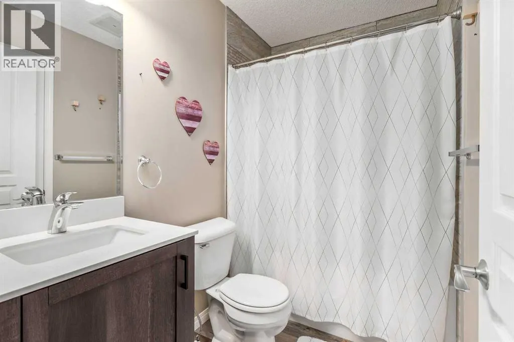 240 Elgin Meadows Gardens SE