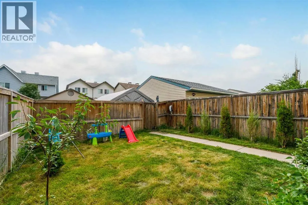 240 Elgin Meadows Gardens SE