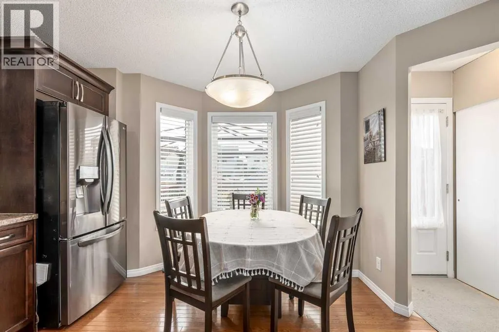 240 Elgin Meadows Gardens SE
