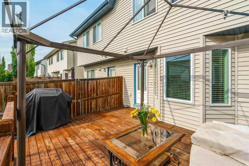 240 Elgin Meadows Gardens SE