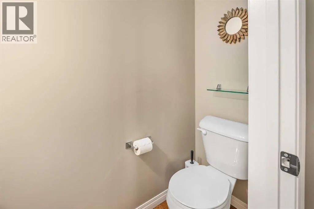 240 Elgin Meadows Gardens SE
