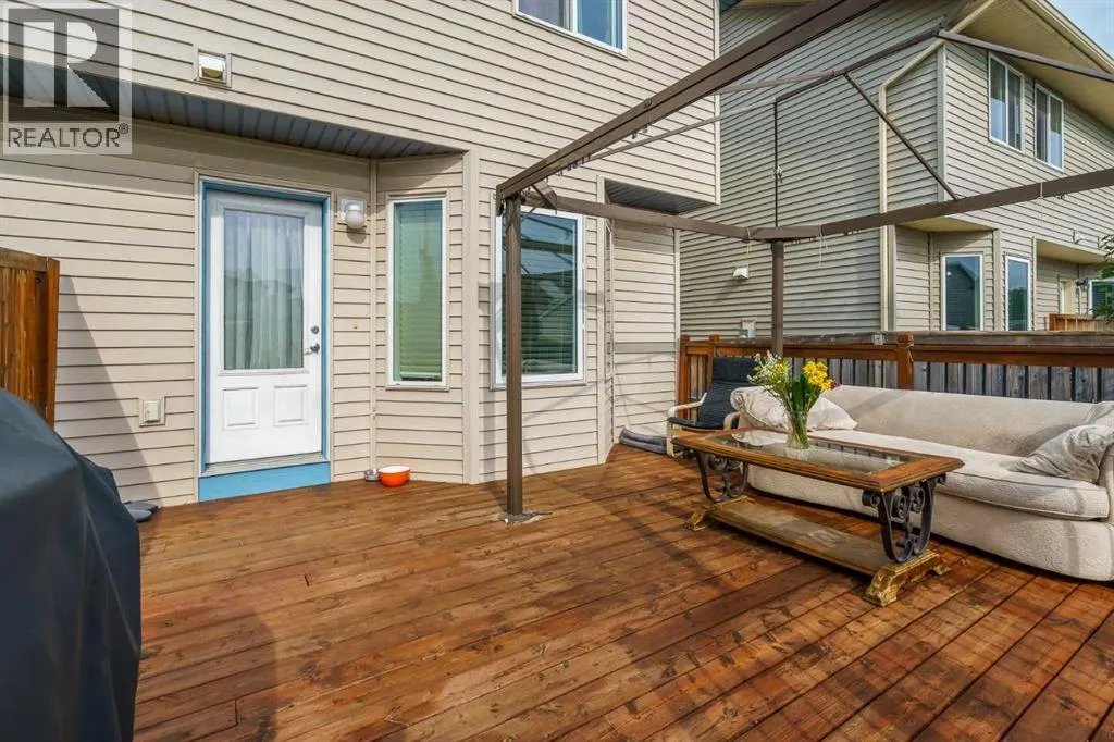 240 Elgin Meadows Gardens SE