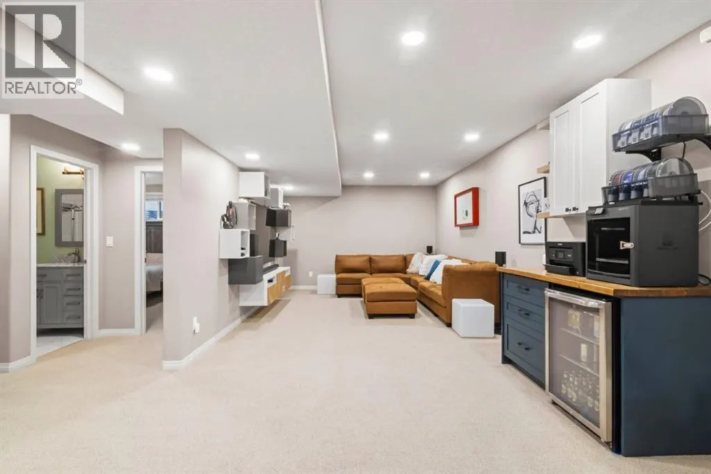 1621 Strathcona Drive SW