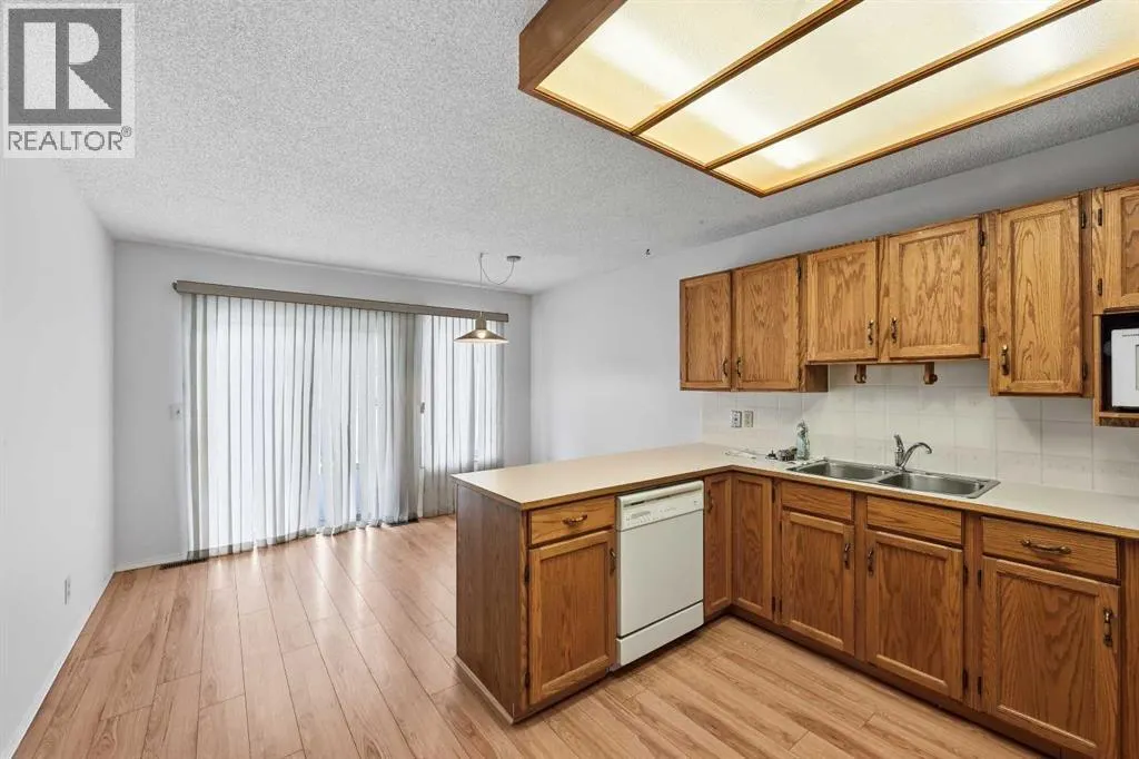 60 Rundlelawn Green NE