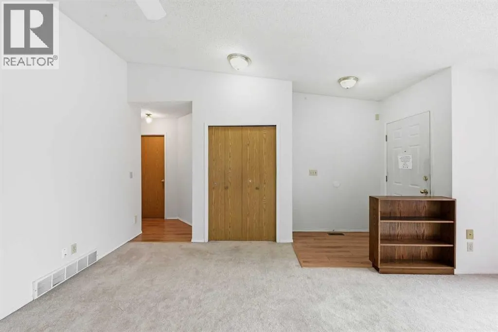 60 Rundlelawn Green NE
