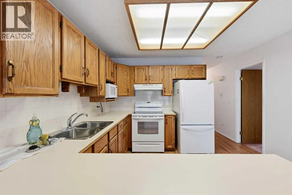 60 Rundlelawn Green NE