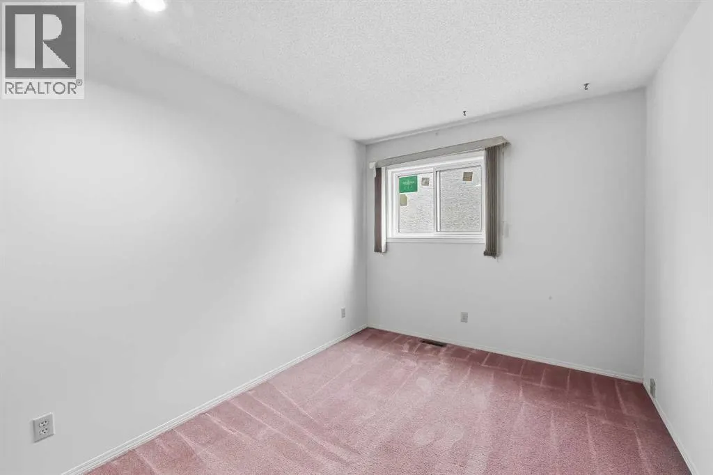 60 Rundlelawn Green NE