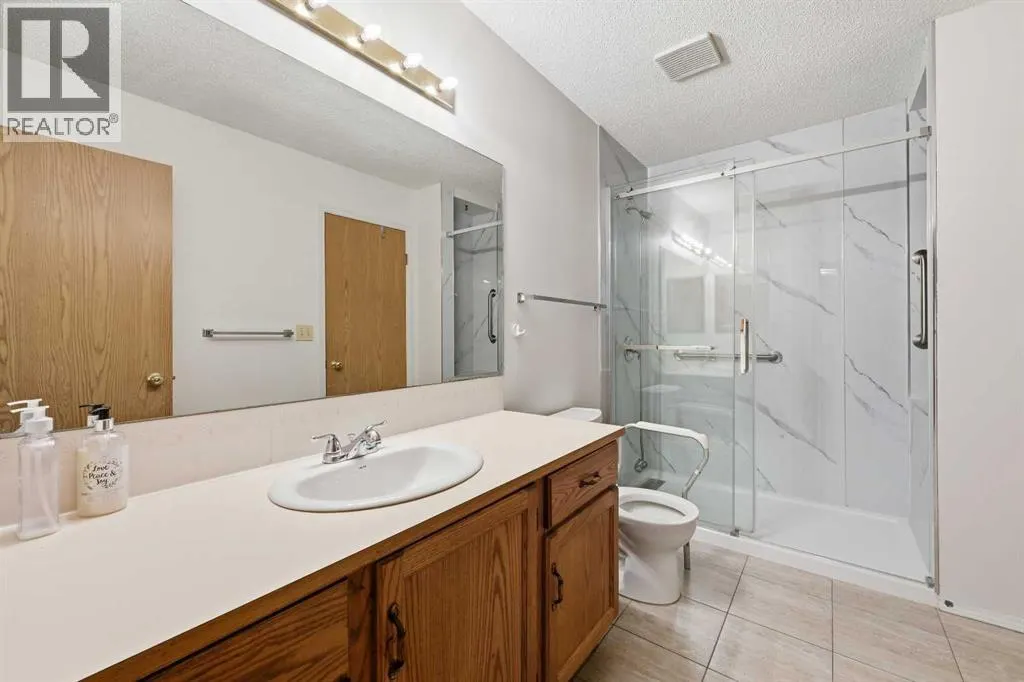 60 Rundlelawn Green NE