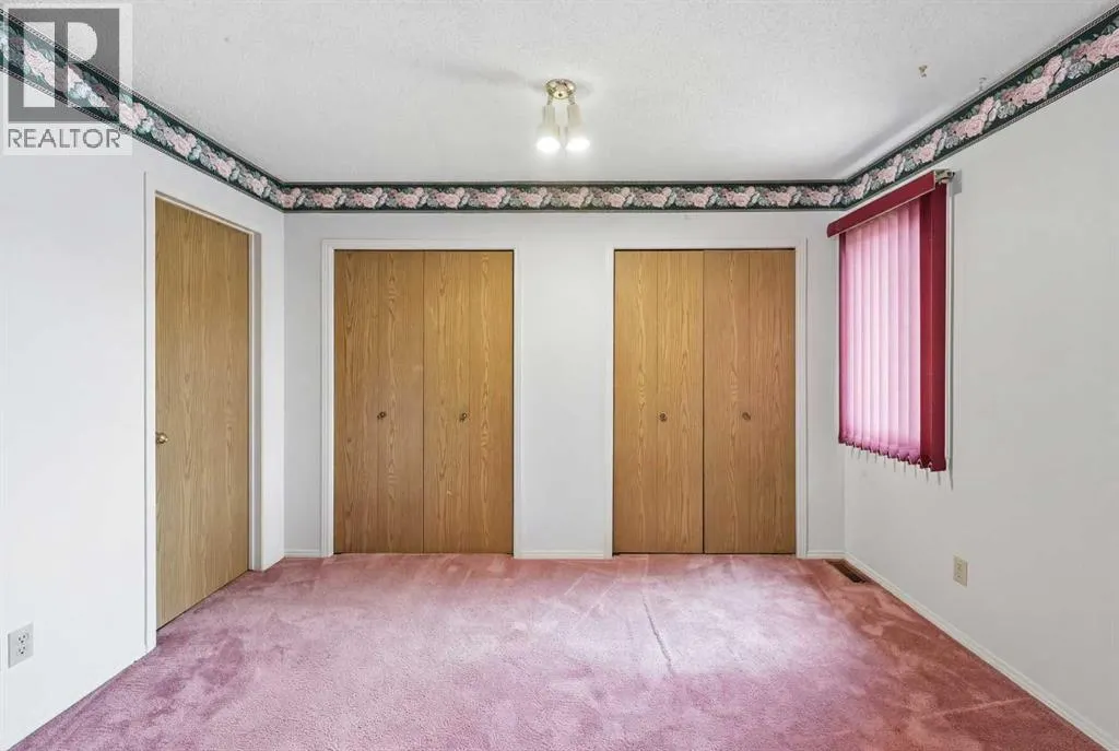 60 Rundlelawn Green NE