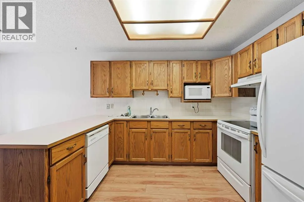 60 Rundlelawn Green NE