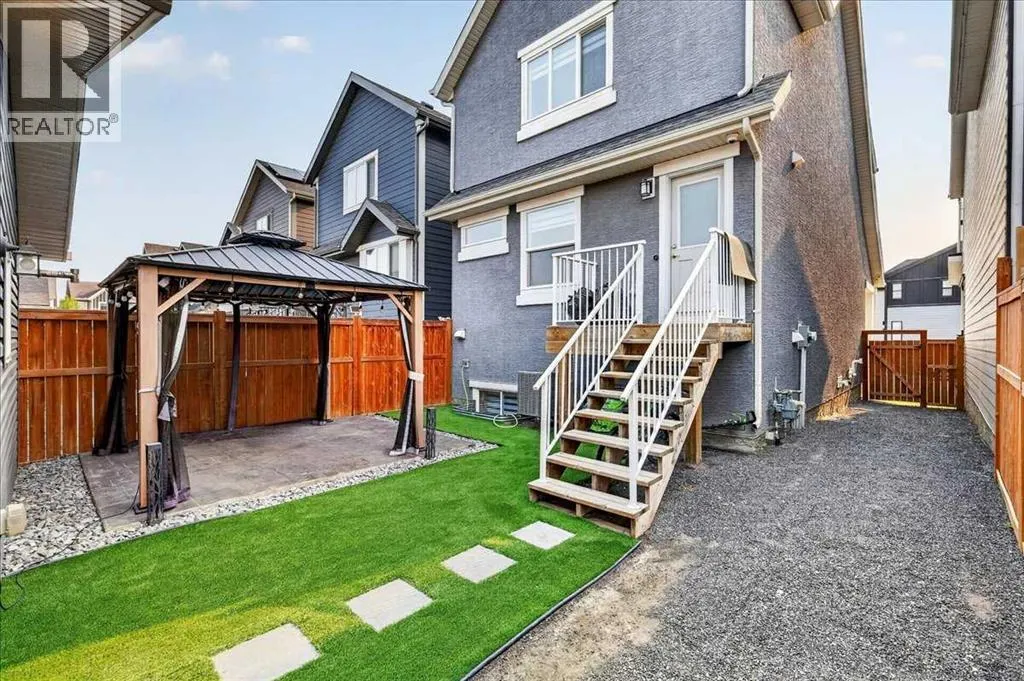25 Masters Street SE