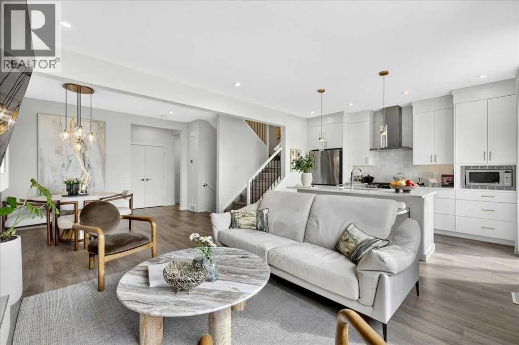 90 Savoy Landing SE