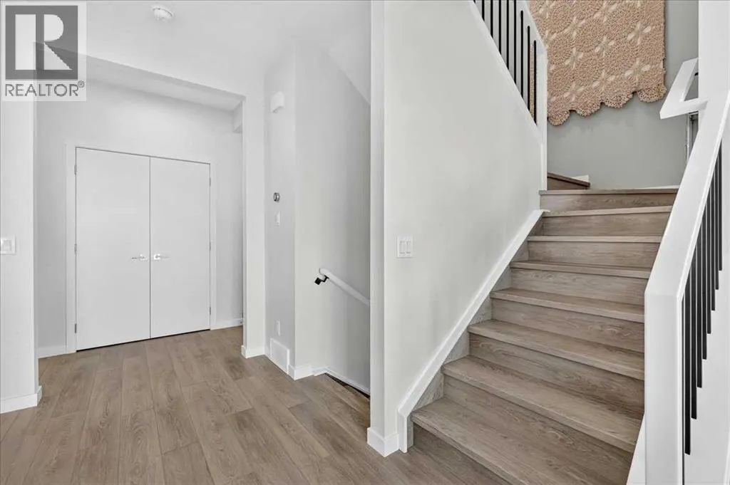 90 Savoy Landing SE