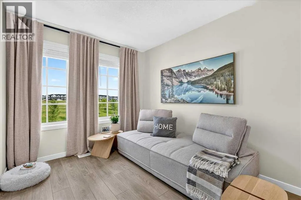 90 Savoy Landing SE