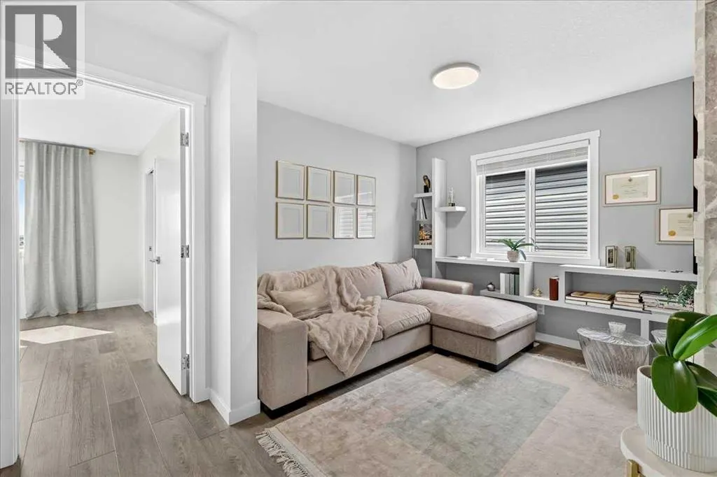 90 Savoy Landing SE