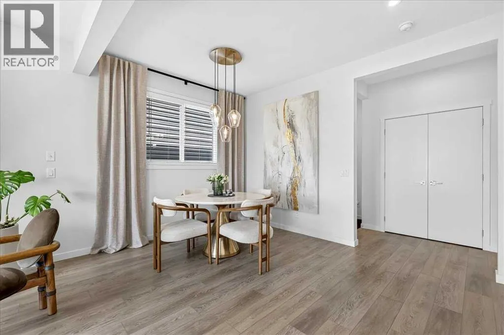 90 Savoy Landing SE