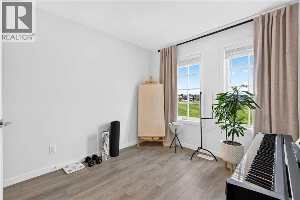 90 Savoy Landing SE