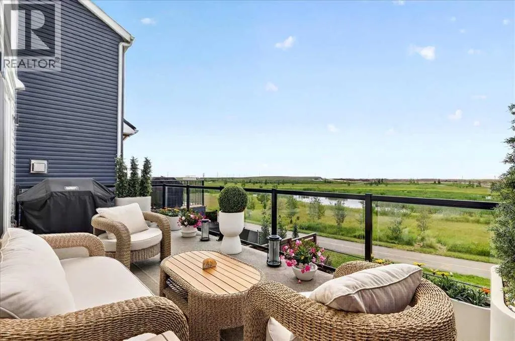90 Savoy Landing SE