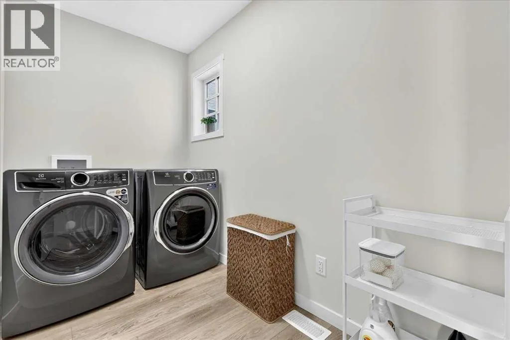 90 Savoy Landing SE