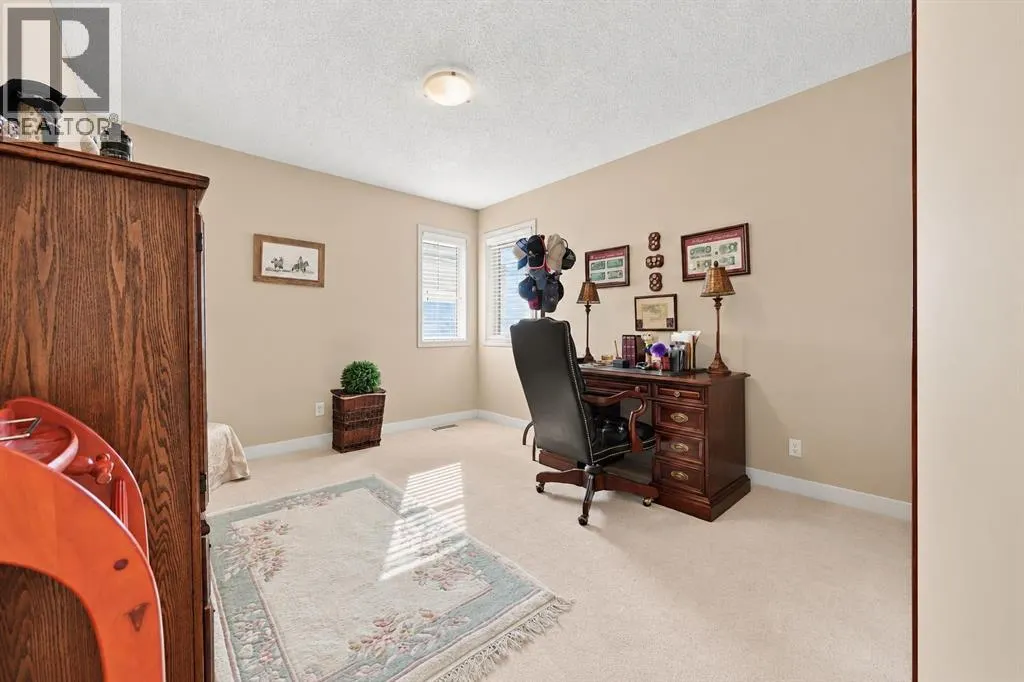 211 Royal Birch Way NW