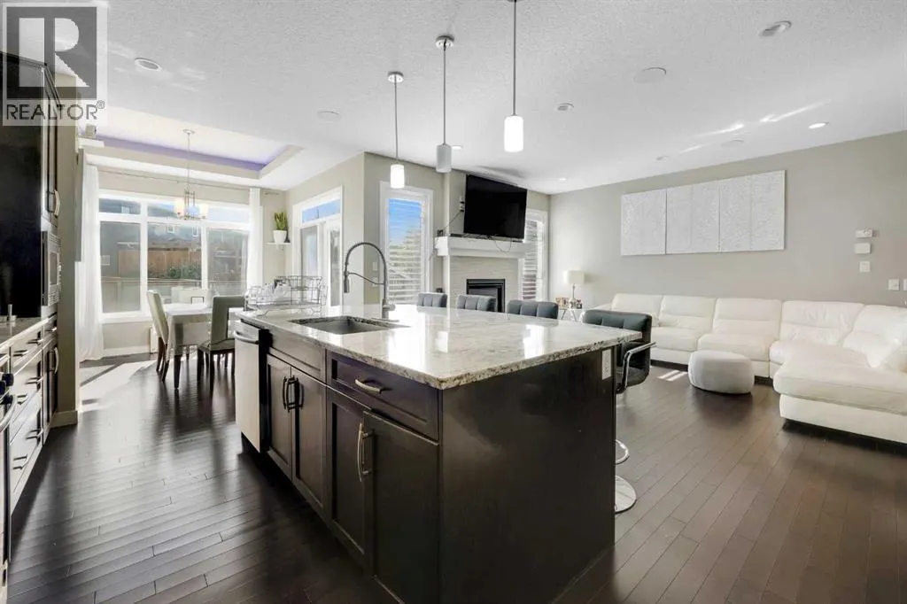 222 Bayside Loop SW