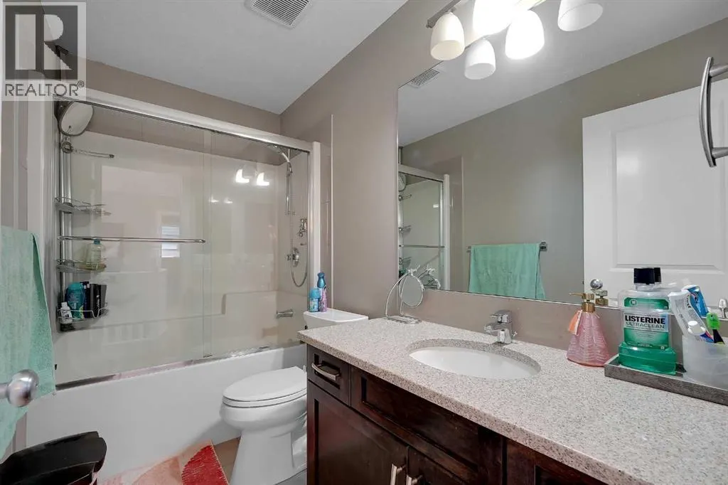 222 Bayside Loop SW