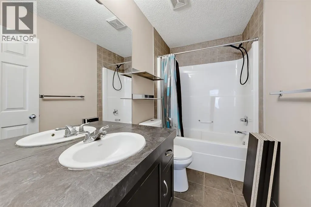 151 Copperfield Common SE