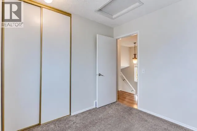 40 Mt Lorette Close SE