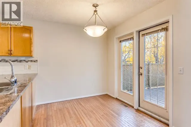 40 Mt Lorette Close SE