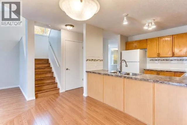 40 Mt Lorette Close SE