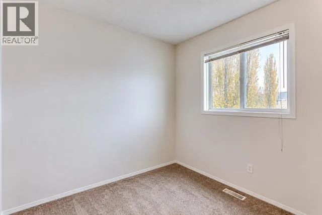 40 Mt Lorette Close SE