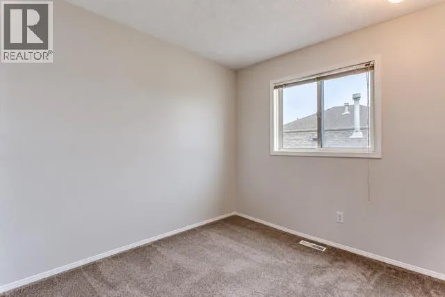 40 Mt Lorette Close SE