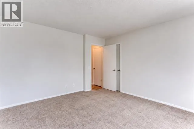 40 Mt Lorette Close SE