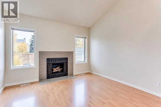 40 Mt Lorette Close SE