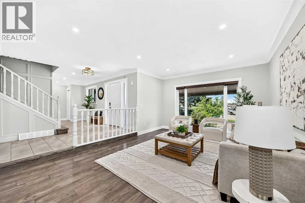 884 EAST CHESTERMERE Drive