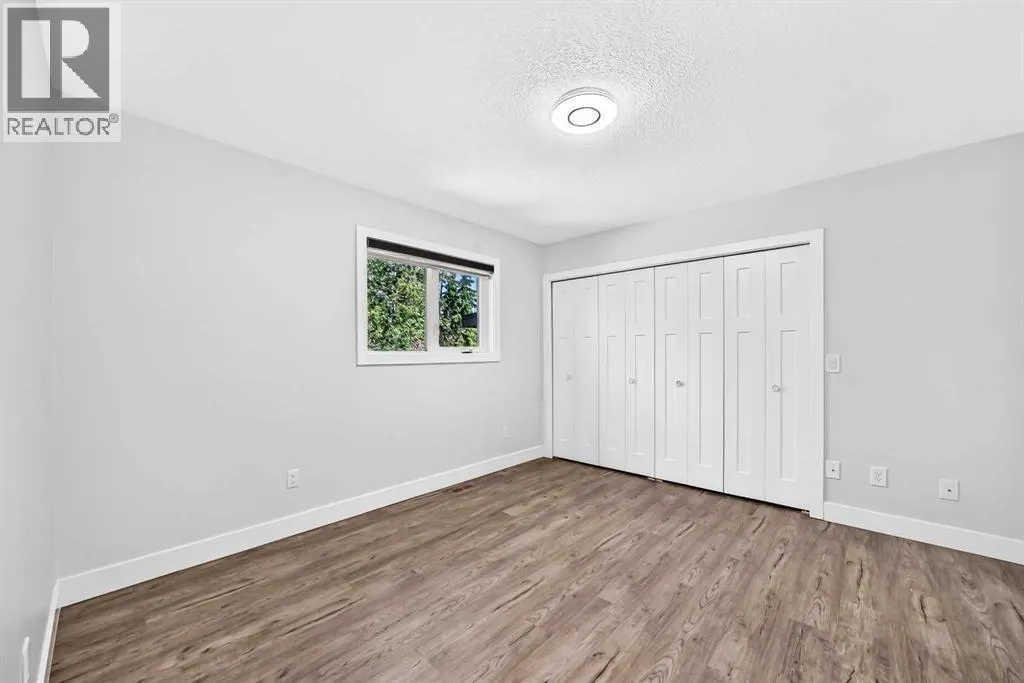 884 EAST CHESTERMERE Drive