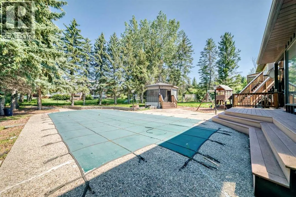 884 EAST CHESTERMERE Drive